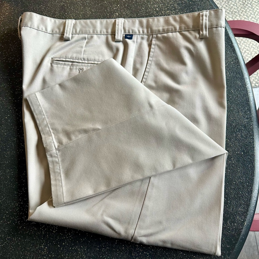 Dockers Men's Khaki Chinos size 42W 30L